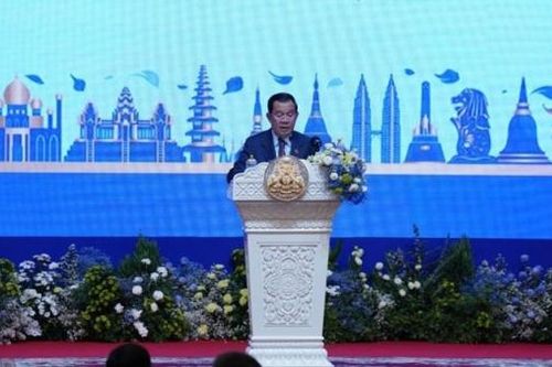 Khai mạc Hội nghị cấp cao ASEAN lần thứ 40 và 41 tại Campuchia