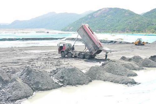 Chưa hết lo với hàng triệu tấn tro xỉ thải từ các nhà máy nhiệt điện của EVN