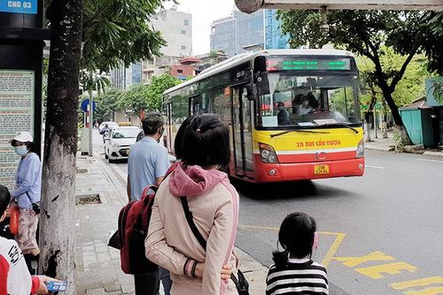 Hà Nội: Bảo đảm xăng dầu cho xe buýt hoạt động