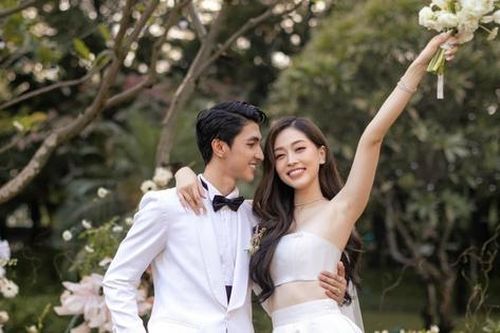 Phương Nga: 'Tôi liều cưới ngoài trời dù nghe tin bão về'