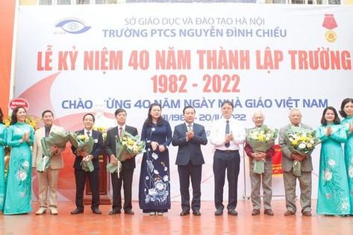 Kỷ niệm 40 năm ngày thành lập Trường PTCS Nguyễn Đình Chiểu (Hà Nội)