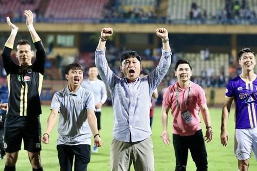 Vòng 25 V.League: Đội nào trốn được suất xuống hạng?