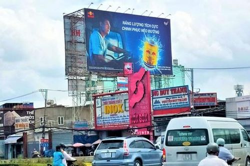 Quản lý quảng cáo ngoài trời: Còn tình trạng 'giơ cao đánh khẽ'