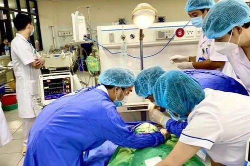 Suýt mất mạng vì vết xước nhỏ trên đuôi mày