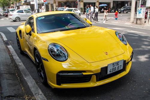Porsche 911 Turbo S với màu sơn độc xuất hiện tại TP.HCM