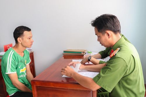 Nhân viên giao hàng bịa chuyện bị cướp