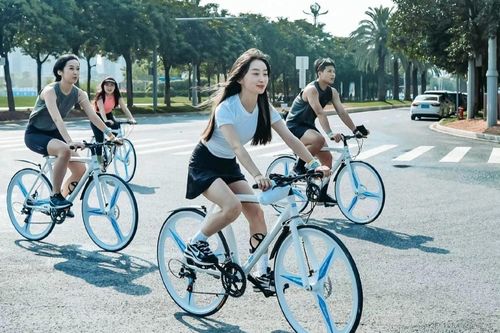 Gen Z mạnh tay chi tiền mua hạnh phúc