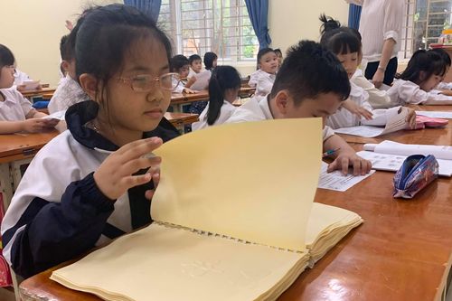 Khảo sát đánh giá thực trạng giáo dục học sinh khuyết tật