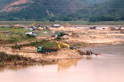 Rút giấy phép những chủ mỏ 'đội' giá vật liệu xây dựng