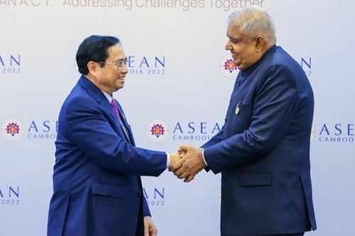 Thủ tướng gặp gỡ lãnh đạo các nước bên lề Hội nghị cấp cao ASEAN