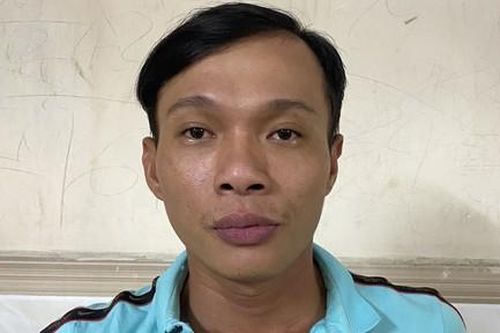 Vạch mặt nhân viên giữ xe trộm điện thoại để trong xe của khách