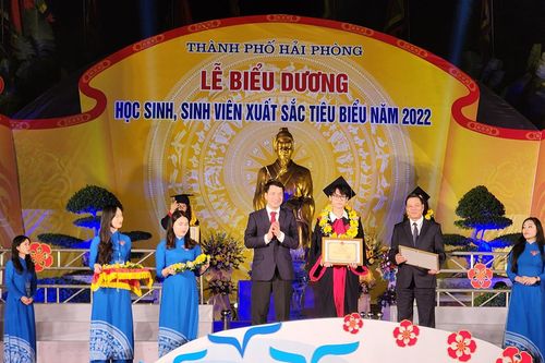 Hải Phòng dành 1,67 tỷ đồng khen thưởng học sinh, sinh viên xuất sắc năm 2022