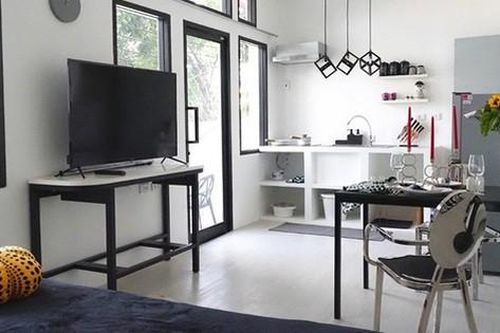 Căn nhà xuống cấp nghiêm trọng được 'lột xác' với diện mạo hiện đại