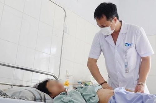 Bảo tồn buồng trứng cho bé gái 12 tuổi có khối u buồng trứng khổng lồ