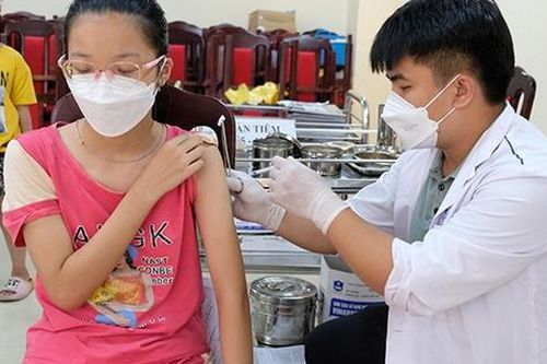 Sáng 12/11: Những tỉnh, thành nào đang tiêm vaccine COVID-19 thấp, chậm?