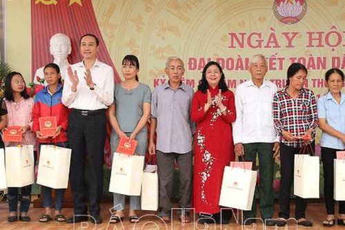 Phát huy tinh thần đoàn kết một lòng, xây dựng gia đình ấm no, hạnh phúc