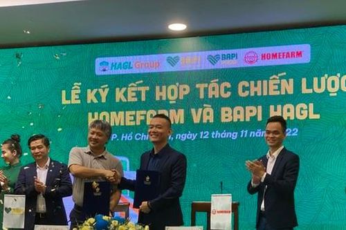 Mua heo ăn chuối, gà thả vườn, bò Lào trên kênh điện tử BAPI