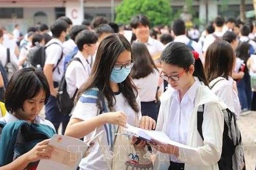 Khi trẻ 'trĩu nặng' giấc mơ của người lớn