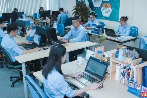 Hơn nửa số lao động Việt lo ngại tụt hậu về chuyển đổi số vì lãnh đạo không tận dụng được cơ hội