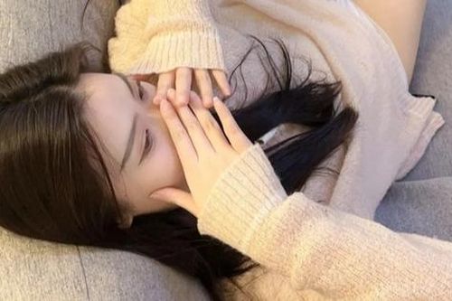 Xem nhẹ kinh nguyệt không đều, cô gái òa khóc khi biết bị suy buồng trứng sớm