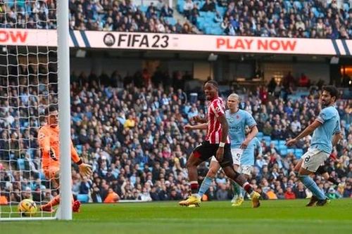 Ivan Toney ghi cú đúp, giúp Brentford nhấn chìm Man City
