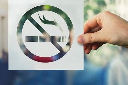 Sốc: Hơn 3 triệu học sinh cấp 2 và cấp 3 ở Mỹ hút thuốc