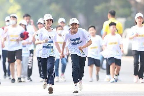 Khoảnh khắc đáng nhớ của thầy trò Thủ đô trong giải chạy S-Race 2022