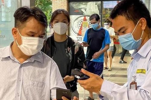 Bảo vệ công ty kiểm tra điện thoại của nhân viên là hành vi trái pháp luật