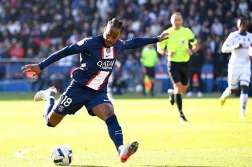 PSG vững chắc ngôi đầu Ligue 1 với 41 điểm sau 15 vòng đấu