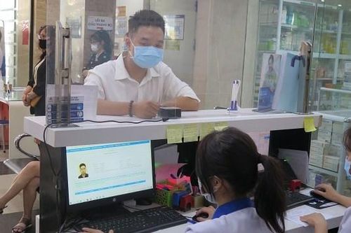 Khám, chữa bệnh bằng căn cước công dân gắn chip: Thuận lợi đôi đường