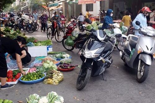 Hà Đông: Nhếch nhác chợ tự phát tại khu đấu giá phường La Khê