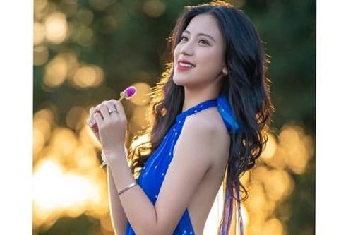 Vẻ đẹp ngọt ngào giữa rừng hoa