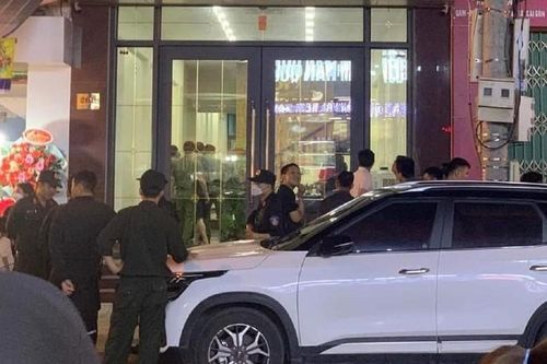 Khám xét nhà của một giang hồ cộm cán xứ Thanh