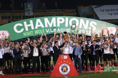 Vừa vô địch V.League 2022, Văn Hậu 'tuyên chiến' với Hoàng Anh Gia Lai
