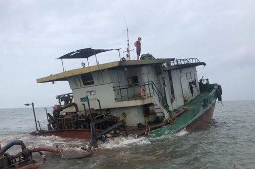 Bộ đội Biên phòng Hải Phòng cứu nạn thành công 5 thuyền viên trên vùng biển huyện Cát Hải
