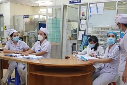 Y tế TPHCM kiến nghị 'cấp cứu' bệnh viện công lập