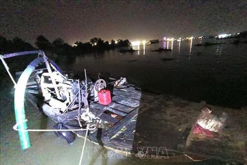 Đồng Nai: Liên tiếp phát hiện các ghe gỗ khai thác cát trái phép