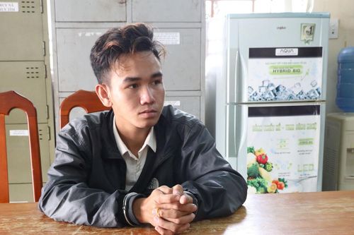 Thanh niên cướp giật vàng giả... rồi ra đầu thú