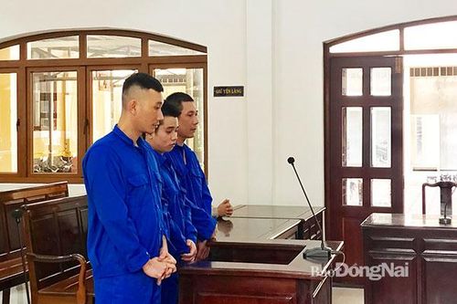 Hỗn chiến sau cuộc nhậu, các bị cáo lãnh án nặng