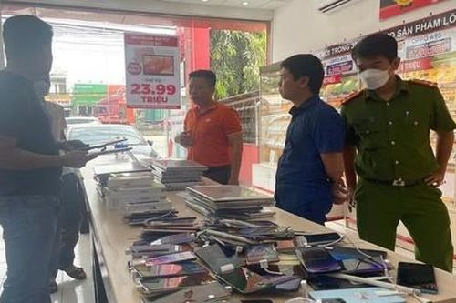 Bắt đối tượng trộm tài sản trị giá hơn 1 tỷ đồng tại cửa hàng FPT Shop