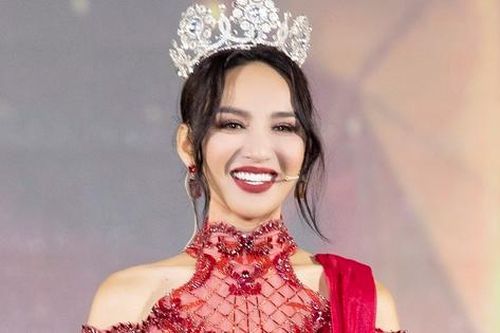 Khoảnh khắc Ngọc Diễm kết thúc nhiệm kỳ hoa hậu 14 năm
