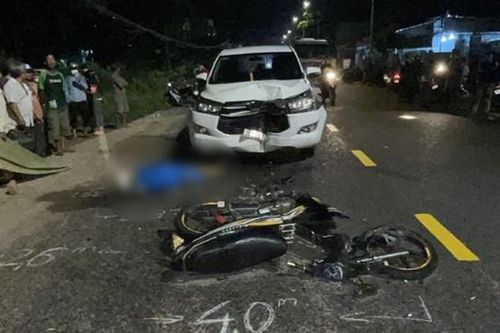 Quảng Nam: Xe máy va chạm với xe ô tô, khiến một người tử vong
