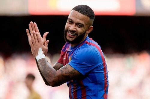 Depay khó chịu với Barca