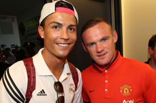 Ronaldo: 'Rooney, Neville không phải bạn tôi'