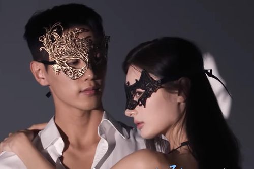 Biên kịch lên tiếng về show hẹn hò bị chỉ trích phản cảm