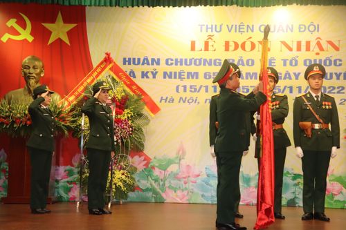 Thư viện Quân đội đón nhận Huân chương Bảo vệ Tổ quốc hạng Ba