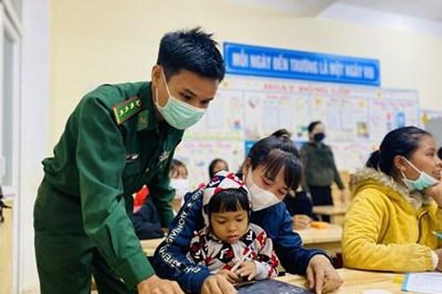 Bài 2: Lớp học xóa mù chữ cho những học viên đặc biệt