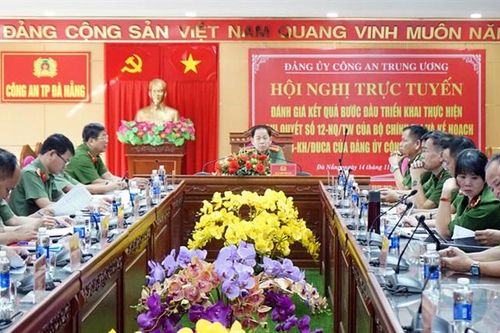 Tập trung lãnh đạo, chỉ đạo công tác quán triệt, triển khai thực hiện Nghị quyết số 12 của Bộ Chính trị