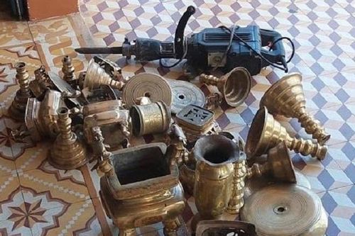 Bắt hai đối tượng đột nhập Lăng Thần Nam Hải để trộm lư thờ