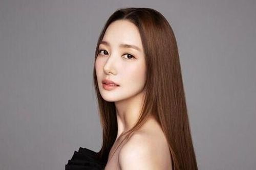 Cảnh sát đột kích công ty của Park Min Young, liên quan đến bạn trai cũ đại gia